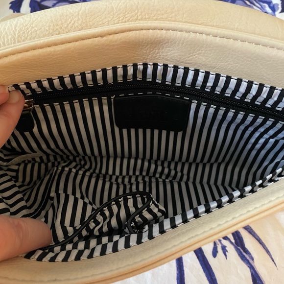 Modern Shoulder Tote - Picture 4 of 5